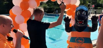 Buitenbad feestelijk geopend
